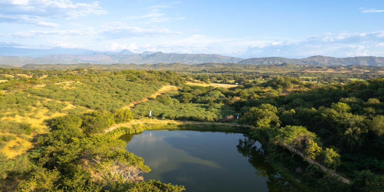 Lotes en Tocaima cerca a Bogota Lagos de morro azul, En Constructora Ardguz desarrollamos proyectos exclusivos de lotes campestres en Tocaima, Anapoima y alrededores, ideales como segunda vivienda en Colombia o para una inversión inmobiliaria inteligente.