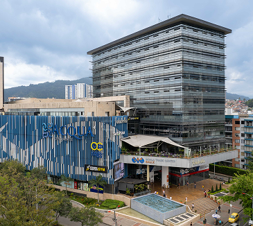 Espacio de experiencia en Ibague, oficina Ibague, Condominio Lagos de morrro azul compromiso con la naturaleza y respeto al entorno, lagos camprestre, lotes campestres, Proyecto exclusivo, Inversion inmobiliaria Ardguz te acompaña paso a paso para que puedas adquirir tu lote campestre con financiación desde el exterior. Inversión inmobiliaria en Colombia está al alcance. Acqua Power Calle 60 #8-37 Oficina 1002, Lunes a Viernes 8:00 a.m - 5:00 p.m .
