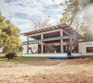 Espacio de experiencia en Tocaima, proyecto en Tocaima, oficina Tocaima, Condominio Lagos de morrro azul compromiso con la naturaleza y respeto al entorno, lagos camprestre, lotes campestres, Proyecto exclusivo, Inversion inmobiliaria Ardguz te acompaña paso a paso para que puedas adquirir tu lote campestre con financiación desde el exterior. Inversión inmobiliaria en Colombia está al alcance. Tocaima Calle 4 con Carrera 7 Esquina / Barrio Centro
